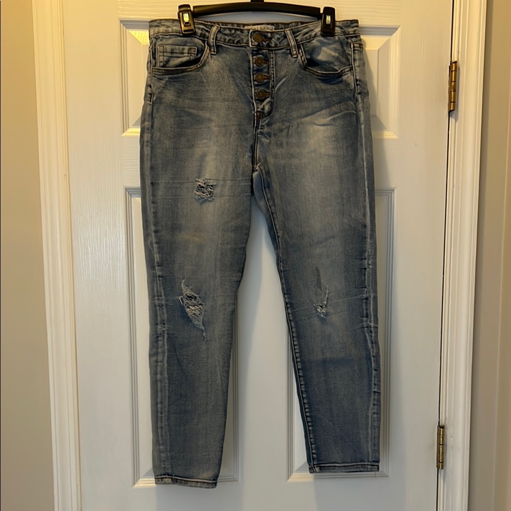 Nature Straight Ripped Jeans